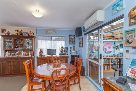 Photo of property in 29 Barling Street, Himatangi Beach, Foxton, 4891