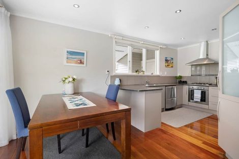 Photo of property in 19 Awaroa Road, Sunnyvale, Auckland, 0612