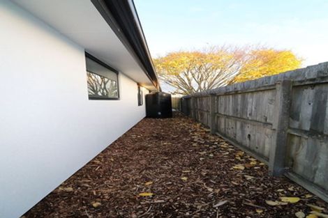 Photo of property in 4/30a Northcote Road, Northcote, Christchurch, 8052