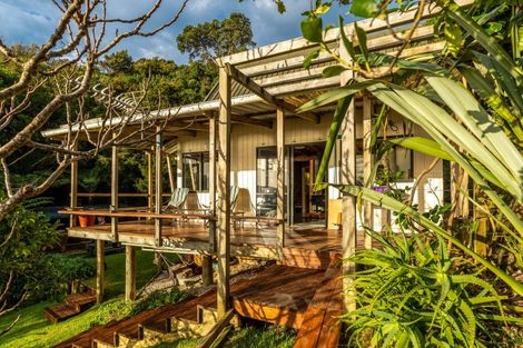 Photo of property in 215k Awaawaroa Bay, Waiheke Island, 1971