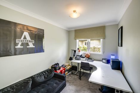 Photo of property in 289 Kennedy Road, Onekawa, Napier, 4110