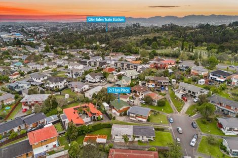 Photo of property in 2/7 Ian Place, Glendene, Auckland, 0602