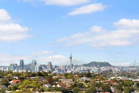 Photo of property in 34 Juniper Road, Sunnynook, Auckland, 0620