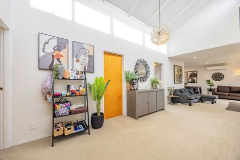 Photo of property in 34 Aviemore Drive, Highland Park, Auckland, 2010