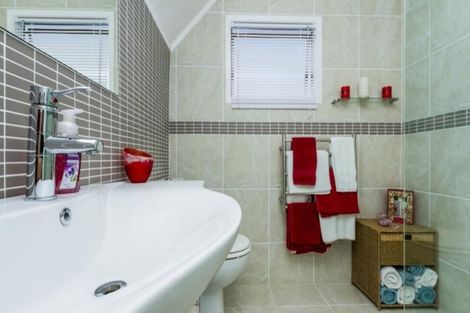 Photo of property in 1/20 Redwing Street, Browns Bay, Auckland, 0630