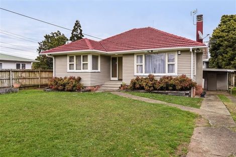 Photo of property in 3 Taupo Street, Green Bay, Auckland, 0604