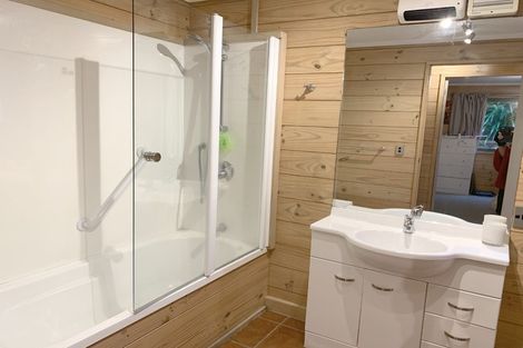 Photo of property in 8a Riverstone Drive, Riverstone Terraces, Upper Hutt, 5018