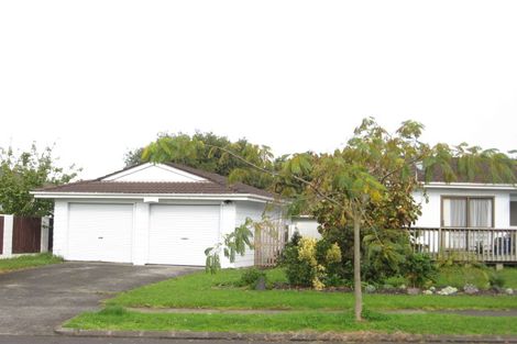 Photo of property in 1 Darren Crescent, Half Moon Bay, Auckland, 2012