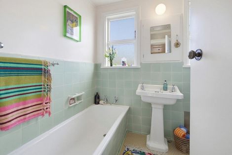 Photo of property in 30 Jubilee Road, Khandallah, Wellington, 6035
