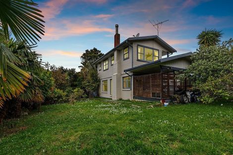 Photo of property in 26 Royal View Road, Te Atatu South, Auckland, 0610