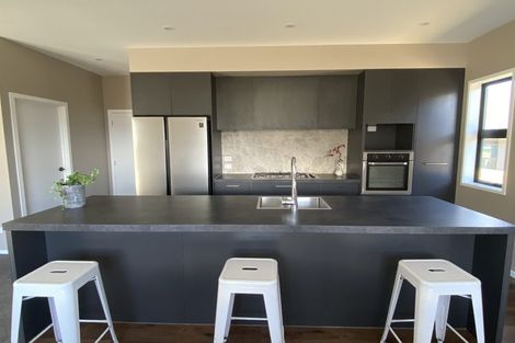 Photo of property in 8 Howden Drive, Jacks Point, 9371