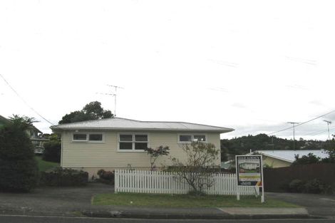 Photo of property in 2/23 Levesque Street, Birkdale, Auckland, 0626