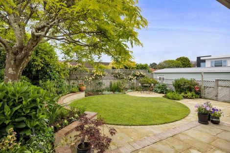 Photo of property in 13 Chilman Street, Strandon, New Plymouth, 4312