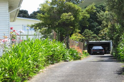 Photo of property in 10 Kapuka Road, Mangere Bridge, Auckland, 2022
