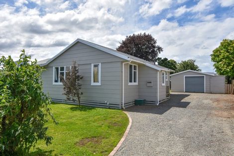 Photo of property in 32 Rhodes Street, Carterton, 5713