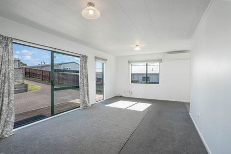 Photo of property in 32 Puriri Street, Hilltop, Taupo, 3330