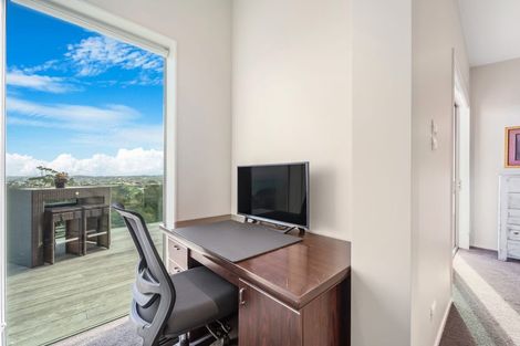 Photo of property in 87 Roberts Road, Matakatia, Whangaparaoa, 0930