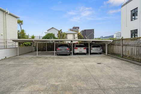 Photo of property in 2 Moncrieff Street, Mount Victoria, Wellington, 6011