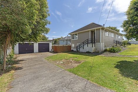 Photo of property in 43 Woodleigh Street, Frankleigh Park, New Plymouth, 4310