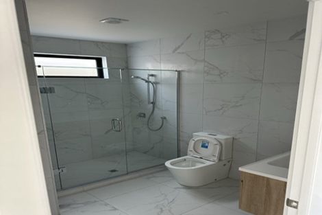 Photo of property in 16 Pohewa Road, Silverdale, 0932