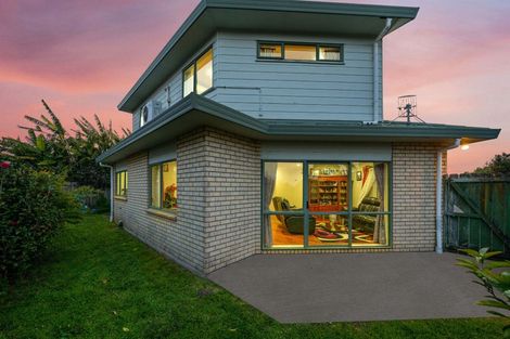 Photo of property in 20a Glenside Avenue, Pakuranga, Auckland, 2010