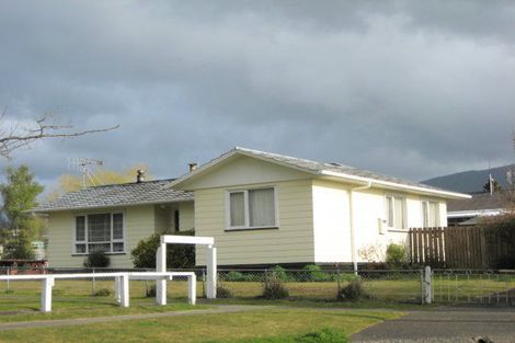 Photo of property in 8 Huriana Grove, Turangi, 3334