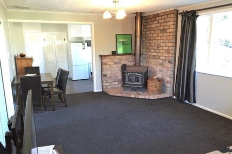 Photo of property in 11 Ribblesdale Road, Henderson, Auckland, 0612