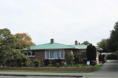 Photo of property in 8 Middlepark Road, Sockburn, Christchurch, 8042