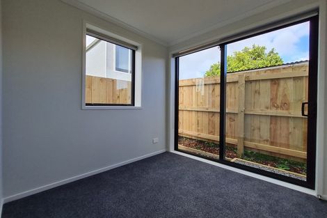 Photo of property in 8/5 Peachgrove Road, Te Atatu Peninsula, Auckland, 0610
