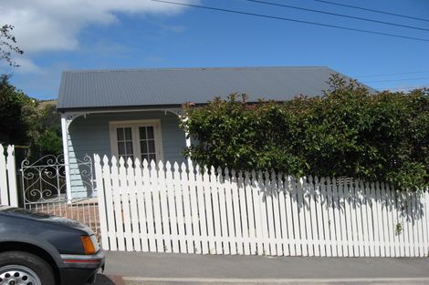 Photo of property in 12 Cornwall Road, Lyttelton, 8082