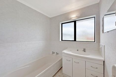 Photo of property in 4 Norfolk Drive, Otamatea, Whanganui, 4500