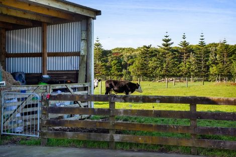 Photo of property in 957 Main Road North, Onaero, Waitara, 4383