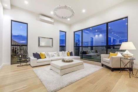 Photo of property in 42 Fernhill Way, Oteha, Auckland, 0632