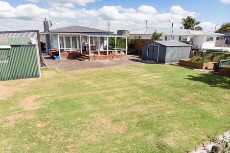 Photo of property in 104 Pipiroa Road, Ngatea, 3503