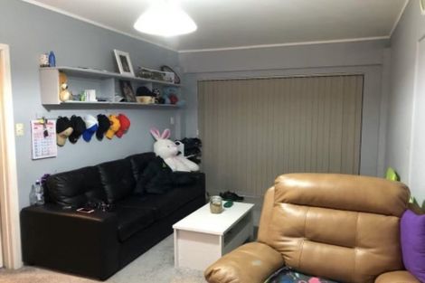 Photo of property in 27a Royal Road, Massey, Auckland, 0614