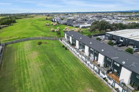 Photo of property in 18 Ashley Place, Papamoa Beach, Papamoa, 3118