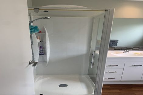 Photo of property in 11a Greta Place, Stanmore Bay, Whangaparaoa, 0932