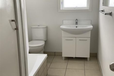 Photo of property in 1/21 Lancaster Road, Beach Haven, Auckland, 0626