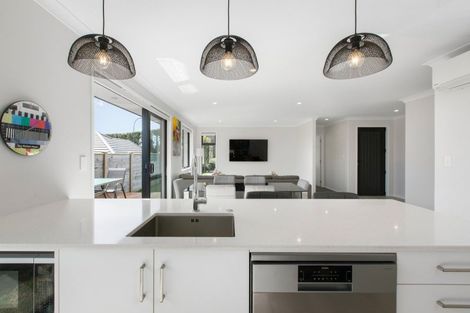 Photo of property in 25 Kayelene Place, Omokoroa, 3114