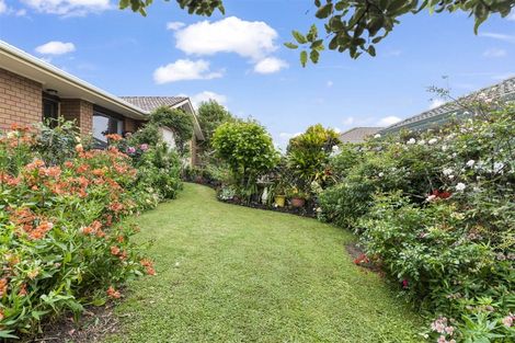 Photo of property in 2/146 Whitford Road, Somerville, Auckland, 2014