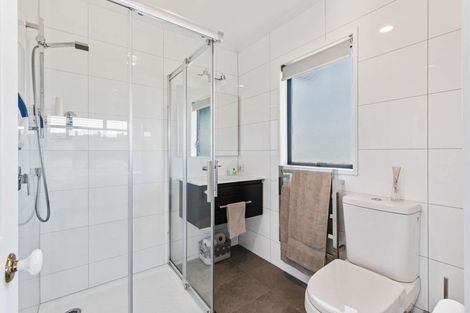 Photo of property in 7 Montcalm Close, Orewa, 0931