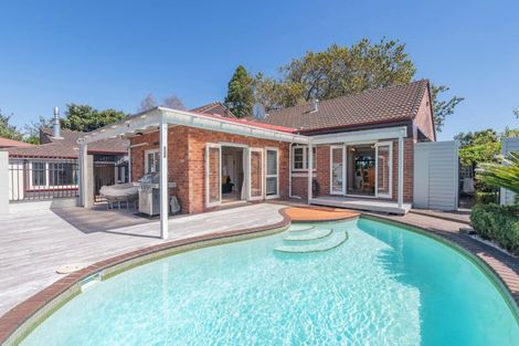 Photo of property in 40 Youngs Road, Papakura, 2110