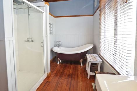 Photo of property in 84 Forest Lake Road, Forest Lake, Hamilton, 3200