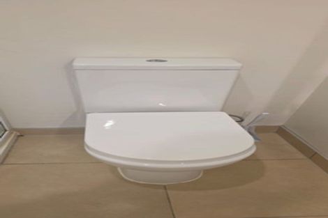 Photo of property in 5 Hazel Glen, Bayview, Auckland, 0629