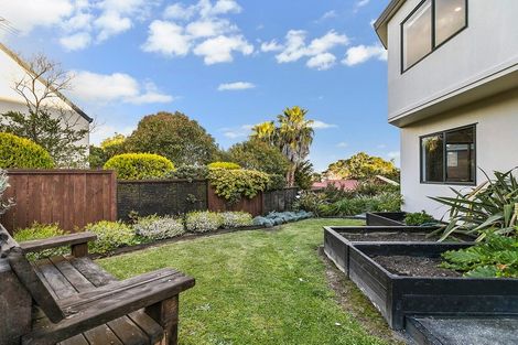 Photo of property in 1/262 Onewa Road, Birkenhead, Auckland, 0626