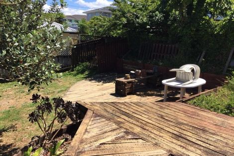 Photo of property in 3 Lavery Place, Sunnynook, Auckland, 0632