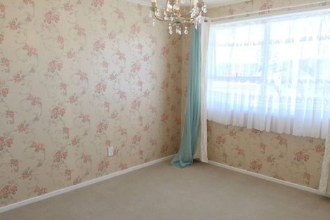 Photo of property in 44 Kaikoura Street, Henderson, Auckland, 0612