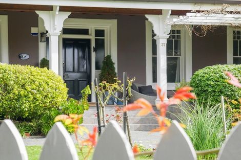 Photo of property in 37 Middleton Road, Kew, Dunedin, 9012