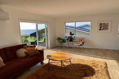 Photo of property in 2 Cooper Road, Stanmore Bay, Whangaparaoa, 0932