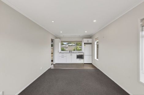 Photo of property in 2 Oakwood Drive, Highlands Park, New Plymouth, 4312